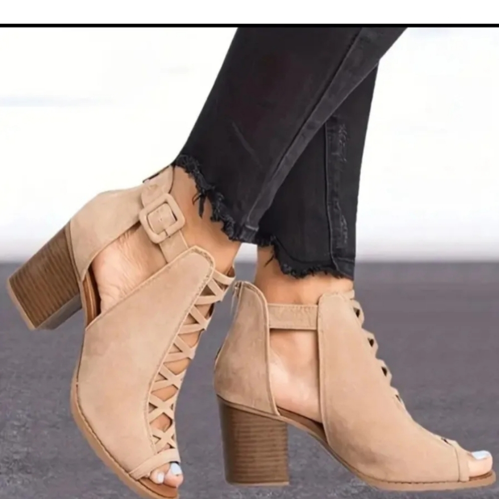 Women's Chunky Heeled Sandals, Peep Toe Cut-out Cross Strap Back Size 8.5 US